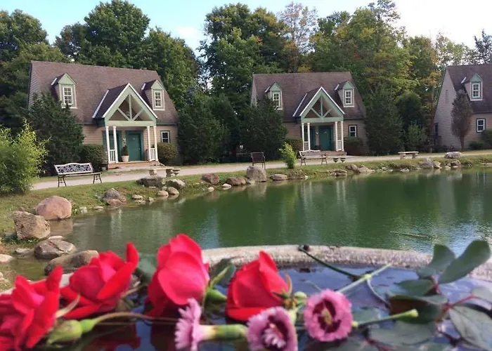 Spruce Hill Inn & Cottages