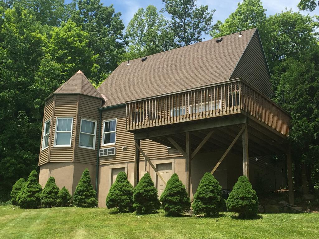 Spruce Hill & 4*