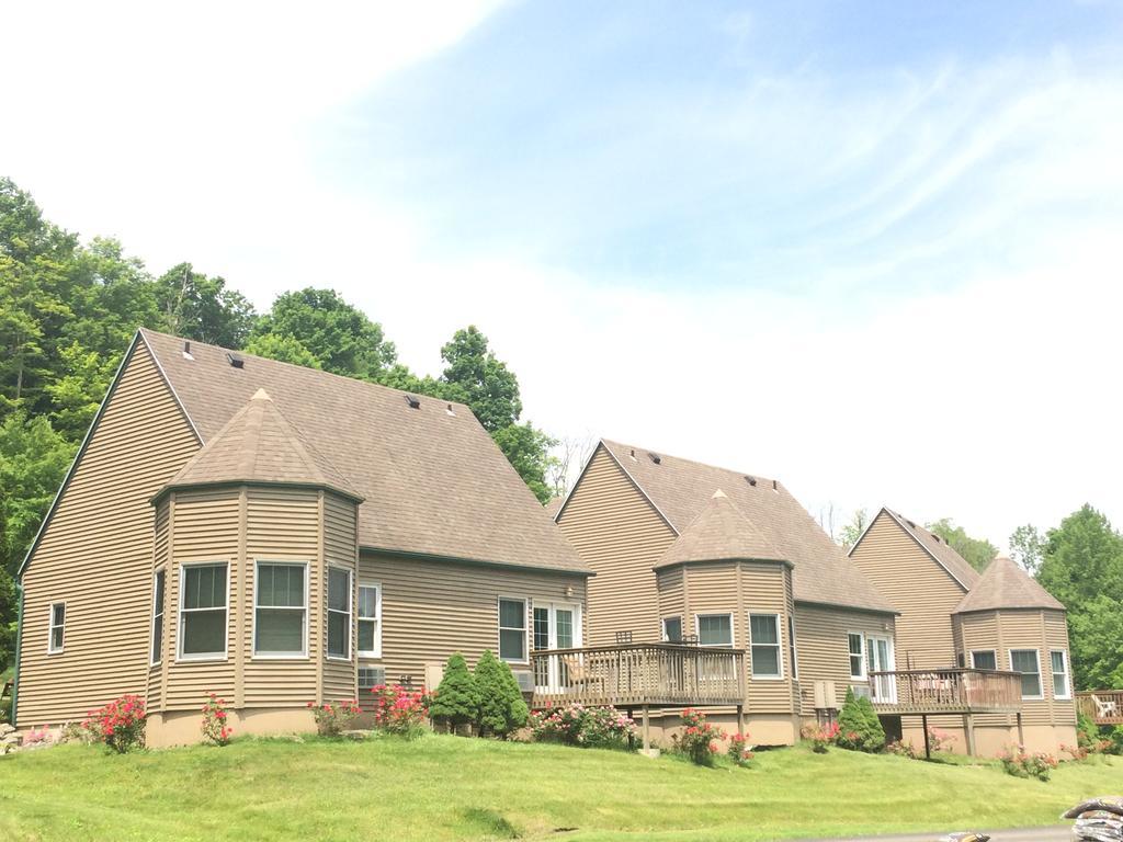 Spruce Hill & 4*